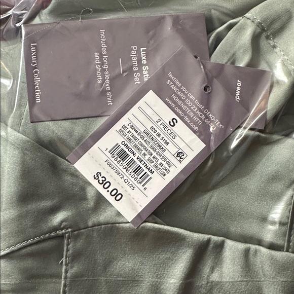 Auden Green Satin Notch Collar Long Sleeve Pajama Set - Picture 2 of 2